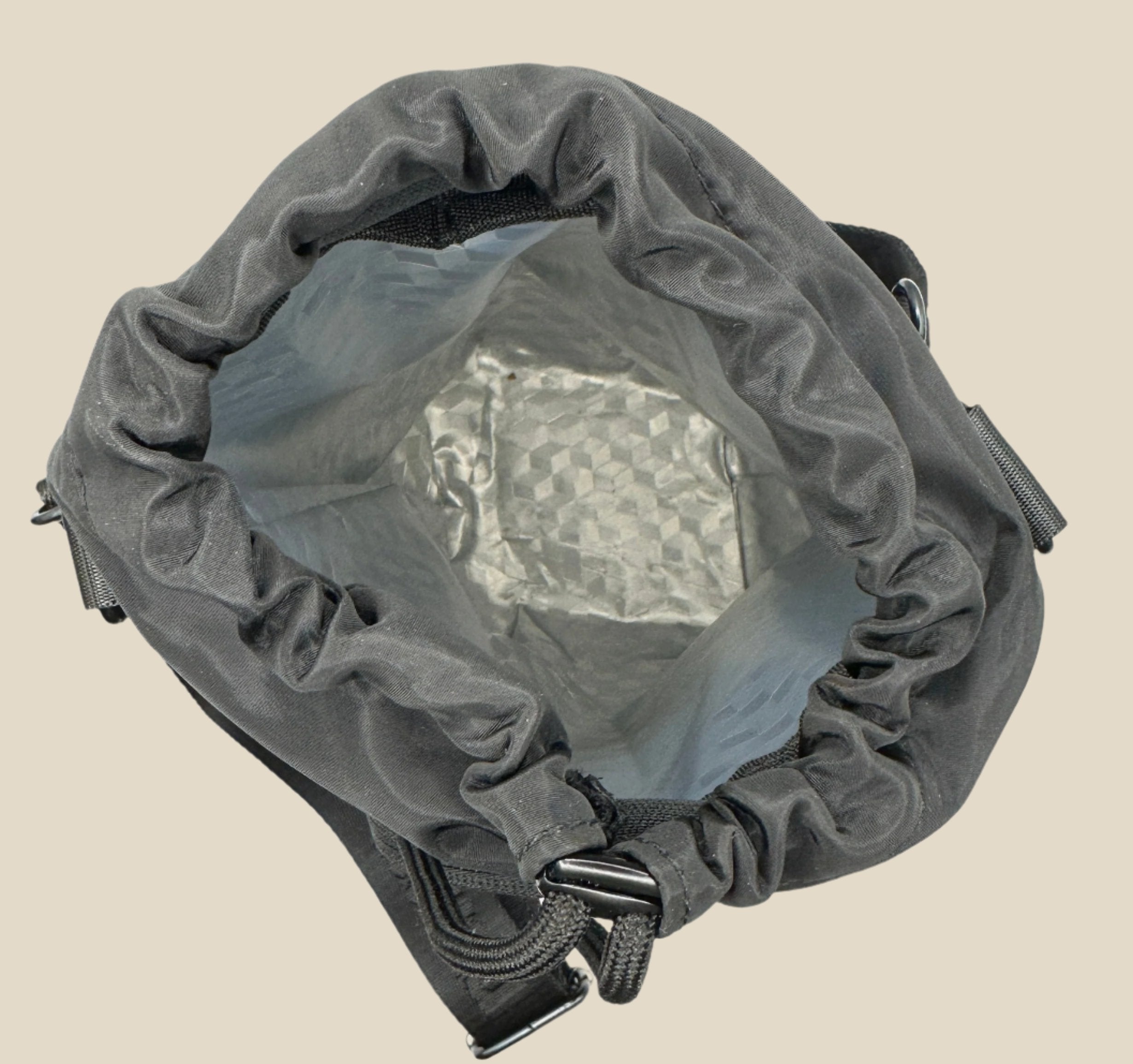 numa bottle bags - black on black